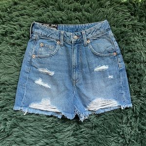 High Waist Mom Jean Shorts - Size 0